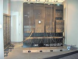 Máquina antiga ou ENIAC