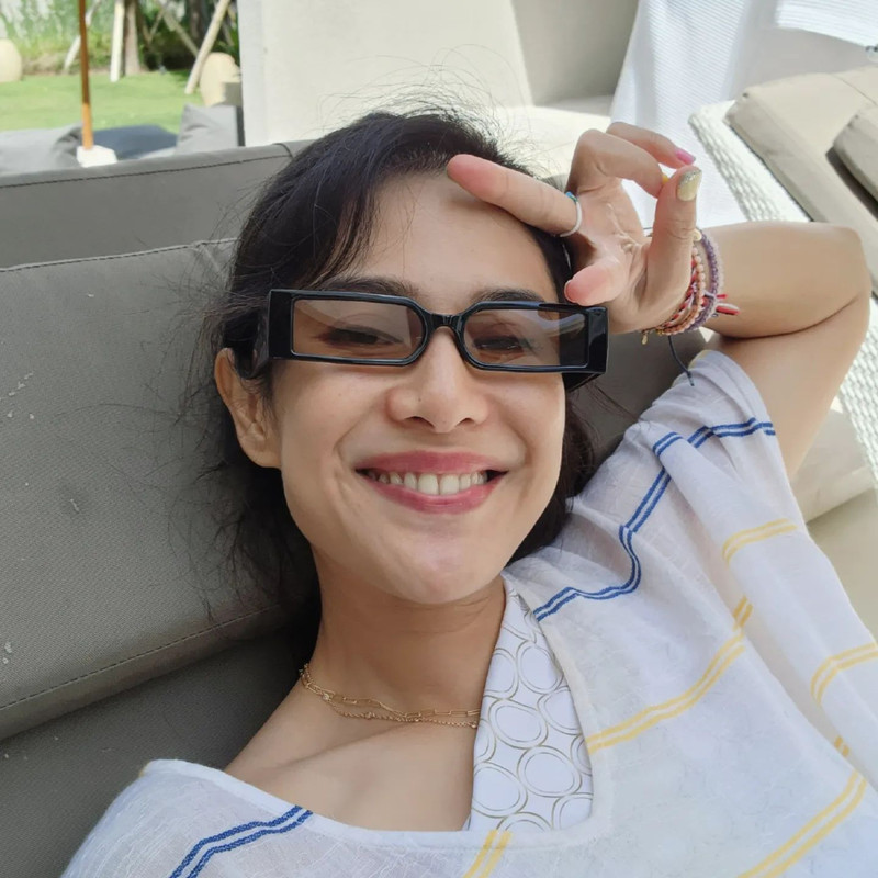 Potret cantik Dian Sastrowardoyo saat liburan ke Bali.