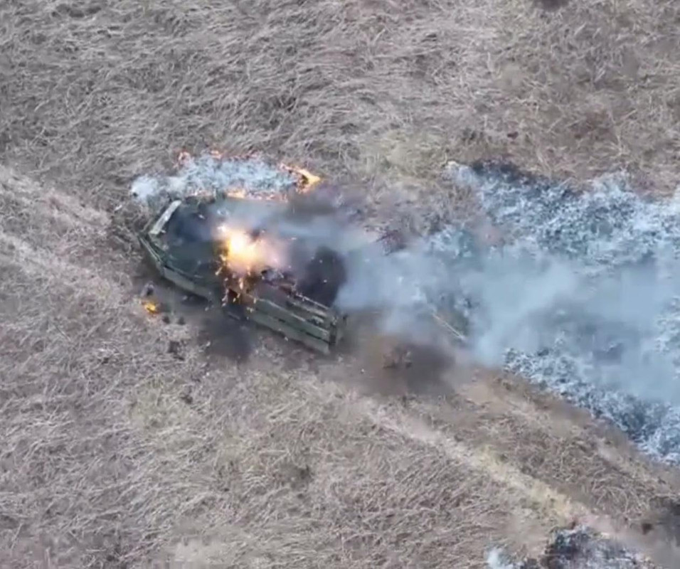 1019 BTR-82AT destr 21 03 24