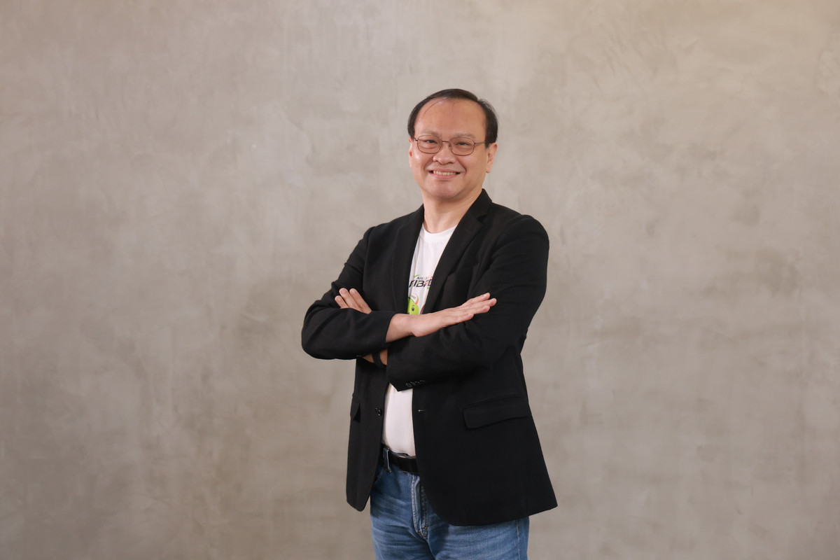 Pic_คุณยอดชาย อัศวธงชัย หัวหน้าหน่วยธุรกิจการค้า ธุรกิจบรอดแบนด์ AIS