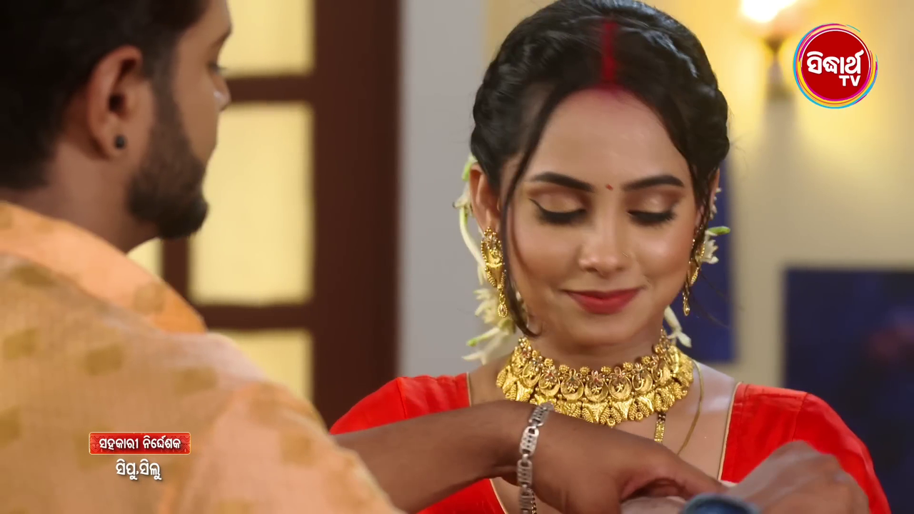 [Image: vlcsnap-2025-10-23-21h44m31s231.png]