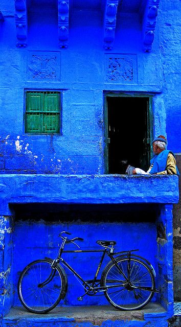 bluehouse-man-bike.jpg