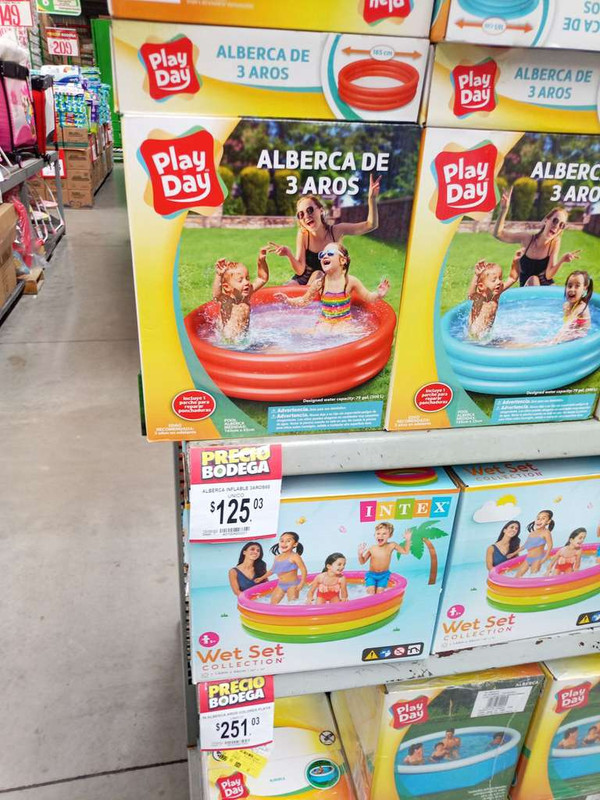 Bodega Aurrerá: Albercas inflables primera liquidación Tepeji del Río