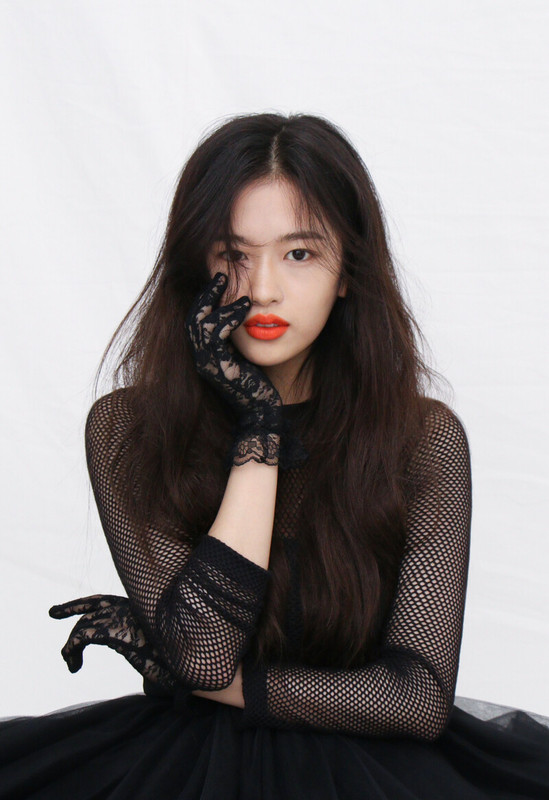 210529-Starship-Naver-Post-Yujin-s-Dazed-Magazine-Photoshoot-Behind-documents-4(1)
