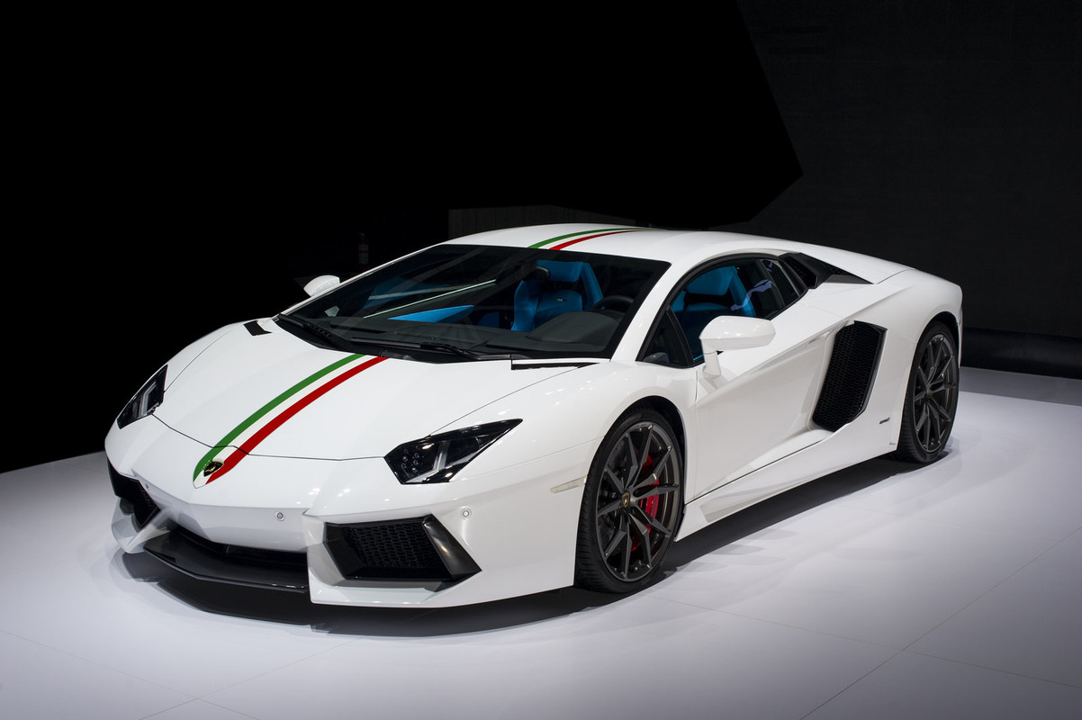 2014-lamborghini-aventado-2_1600x0w