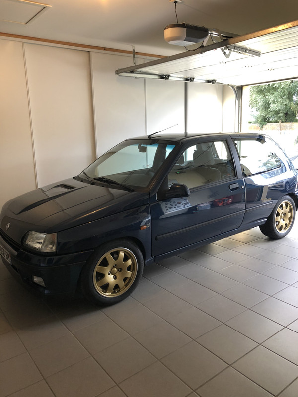 6C4BE3C9-FCF4-45C6-A2F1-7907BE2628EA