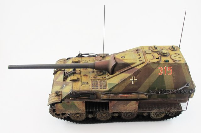Amusing Hobby 1:35 Jagdpanther II - The Unofficial Airfix