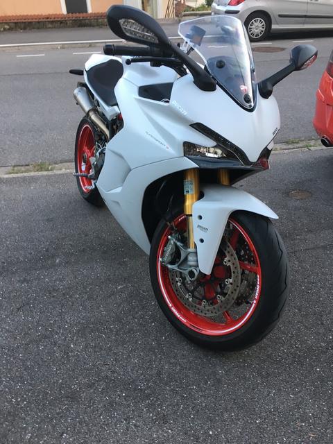 3CDCDF34-8746-4CE8-8148-5379C3BC8549