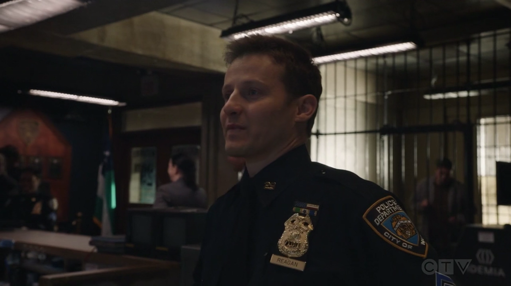 Blue-Bloods-S12-E19-720p-HDTV-x264-SYNCOPY-mkv6.png