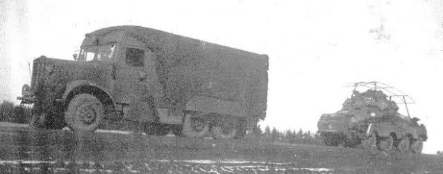 Camion de 5 ton. TANTRA 84 y un SdKfz 236. Orel, octubre 1941