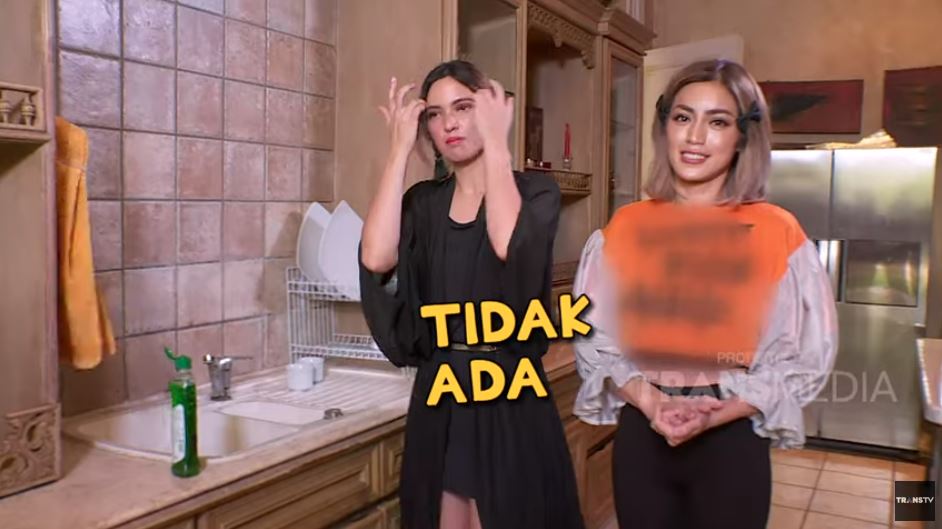 Jessica Iskandar mengatakan tidak ada pekerjaan rumah tangga yang biasa dilakukan dirinya dan Nia