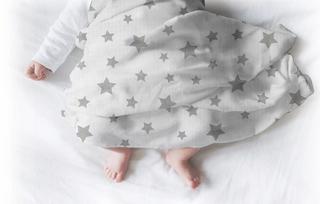 101-szare-gwiazdki-na-bialym6