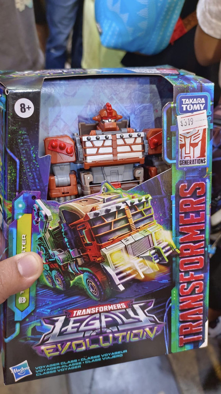 Legacy-Trashmaster-In-hand-Images-01