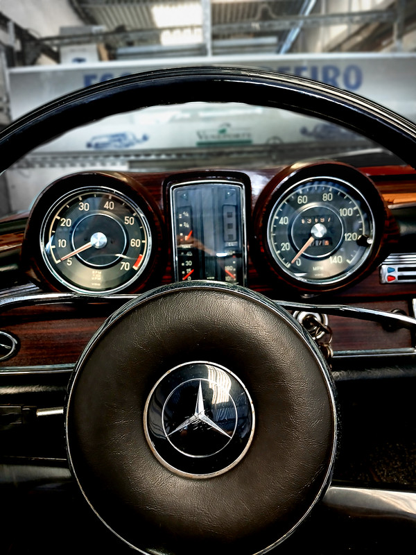 MERC_W112_250SE_EA2409-6