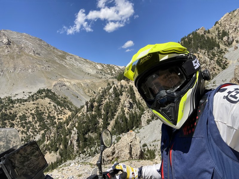 C9047B77-6B22-4BE0-AAD5-937778C7D785