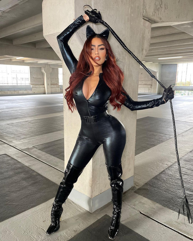 [Image: chloesaxon-313676841-5636534866441967-32...7497-n.jpg]