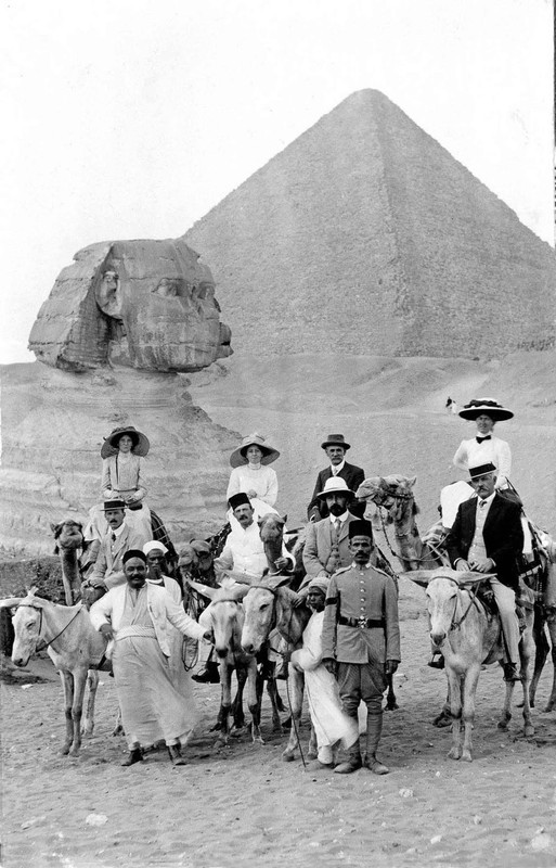 early-tourist-pyramids-ancient-egypt (3)