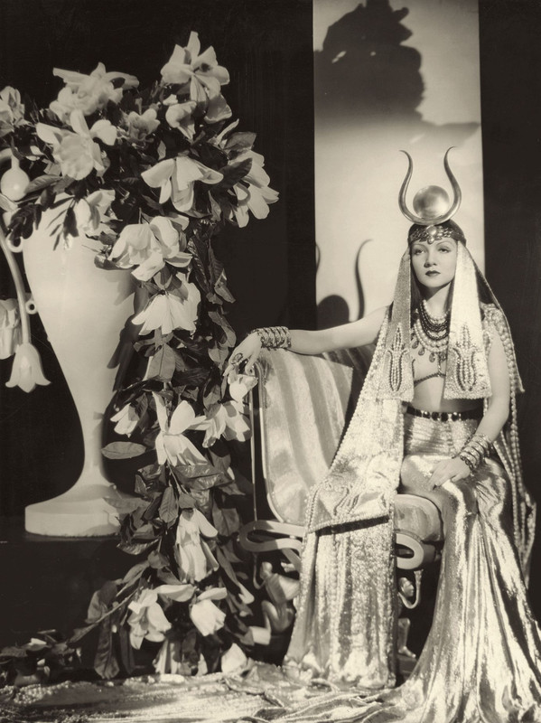 claudette_colbert_b94