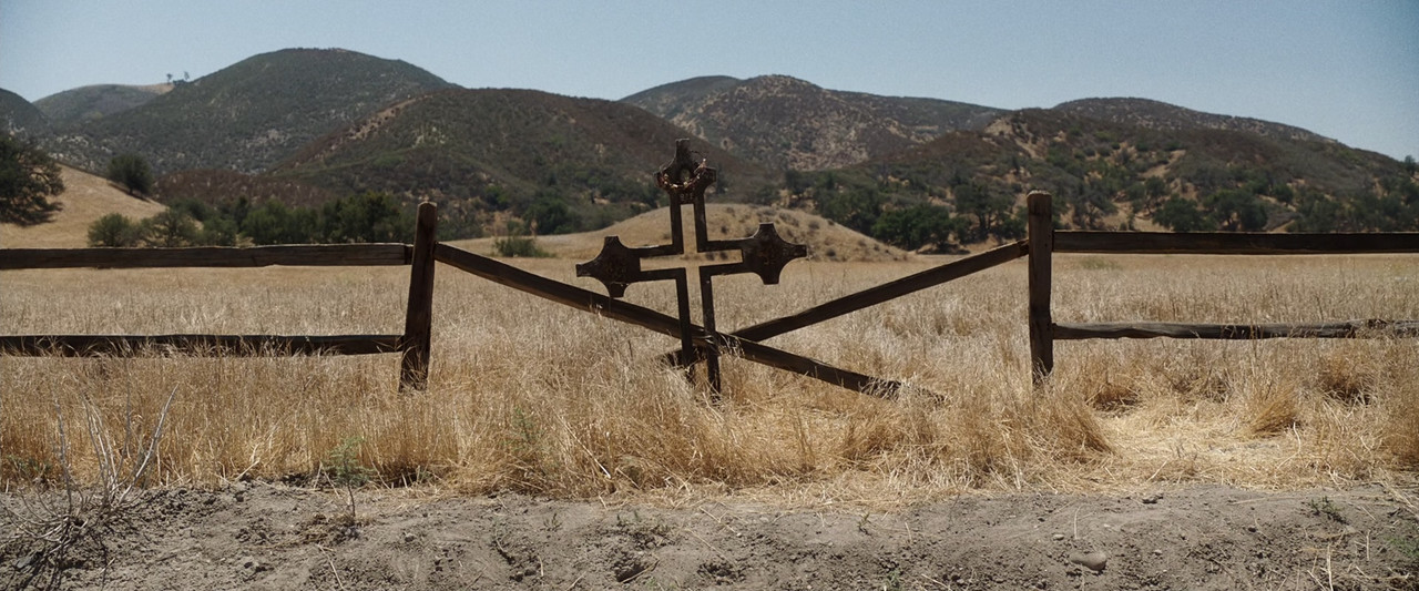 Annabelle - Creation 2017 (1080p x265 10bit Tigole).mkv_snapshot