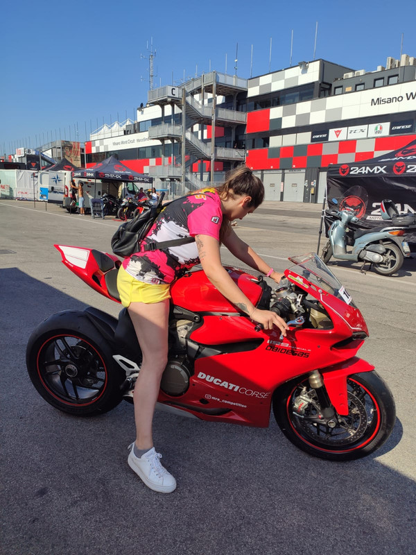 F1B0B32D-36C5-413E-A4F8-9882FE9FC48F