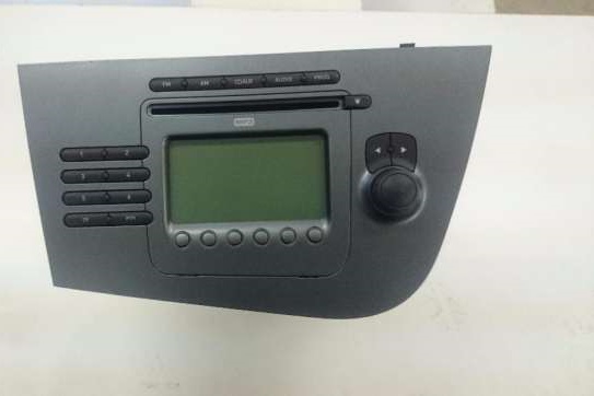 63349660_1_644x461_cd-mp3-player-pentru-seat-leo