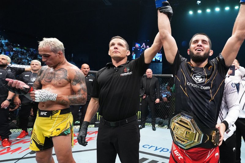 Махачев отговори на Оливейра, който недоволства, че ще се бият в ОАЕ