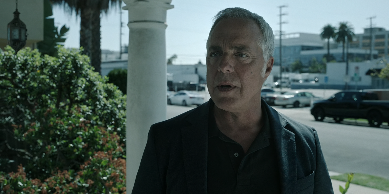 Bosch.Legacy.S03E06.Broken.Order.2160p.10bit.AMZN.WEB-DL.DDP5.1.HEVC-Vyndros.mp4_snapshot_21.42_[202