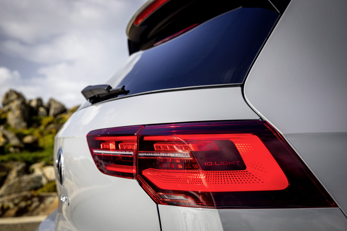 DB2019AU01901_overfull