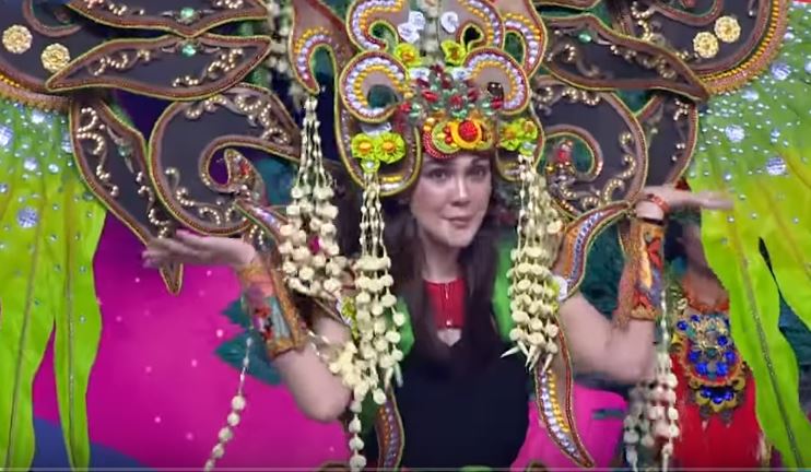 Penampilan Luna Maya