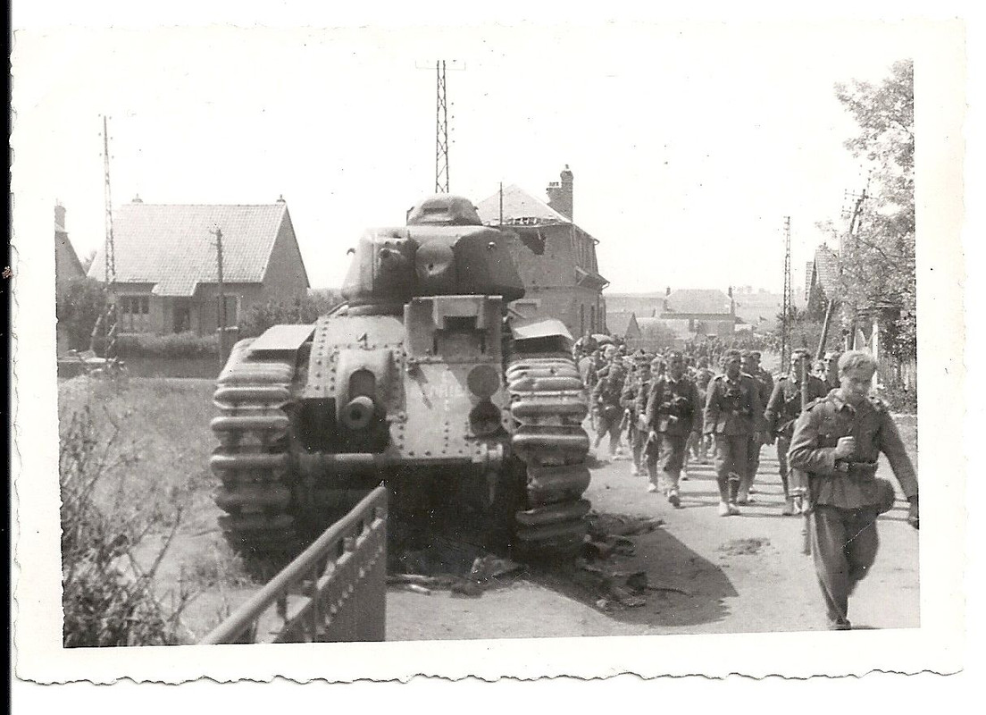 Orig.Foto zerstörter Französischer Panzer Tank C