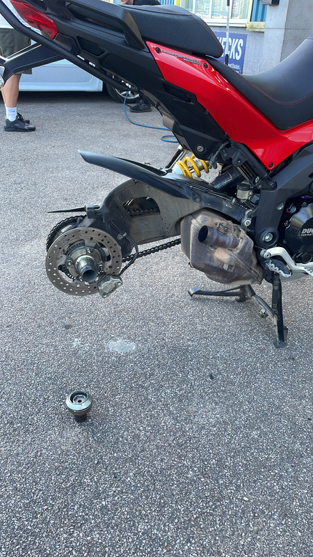 C9608F19-D1E3-415F-AEBA-A42937E27827