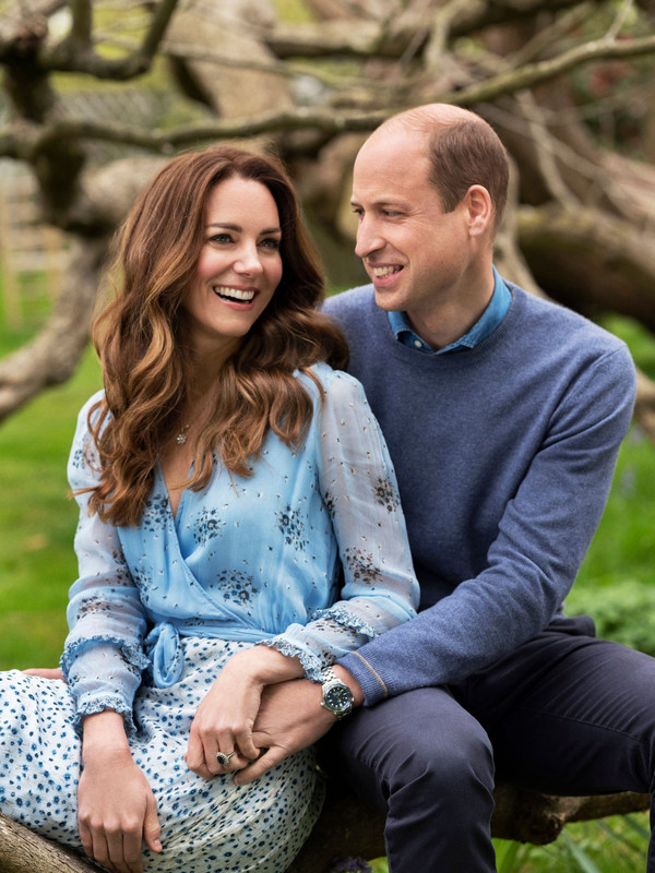 Reina Isabel II está feliz de que Kate ame a Guillermo y no solo a su título