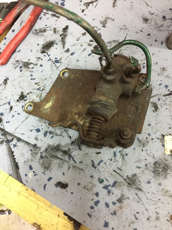 Restauration 4L (757)