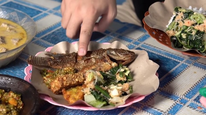 Sajian kuliner di Depot Bang Leo, Malang.
