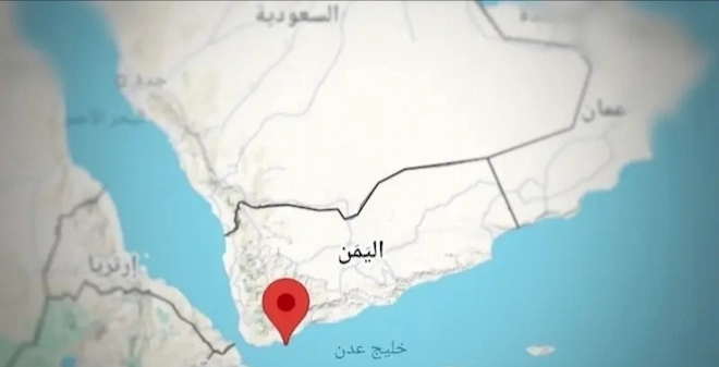 صورة توضيحية لخريطة اليمن مع علامة حمراء تشير إلى موقعها الاستراتيجي على مضيق باب المندب، في مشهد يعكس أهمية البلاد الجيوسياسية وتأثير صراع النفوذ الملاحي على استقرارها الداخلي واقتصادها.