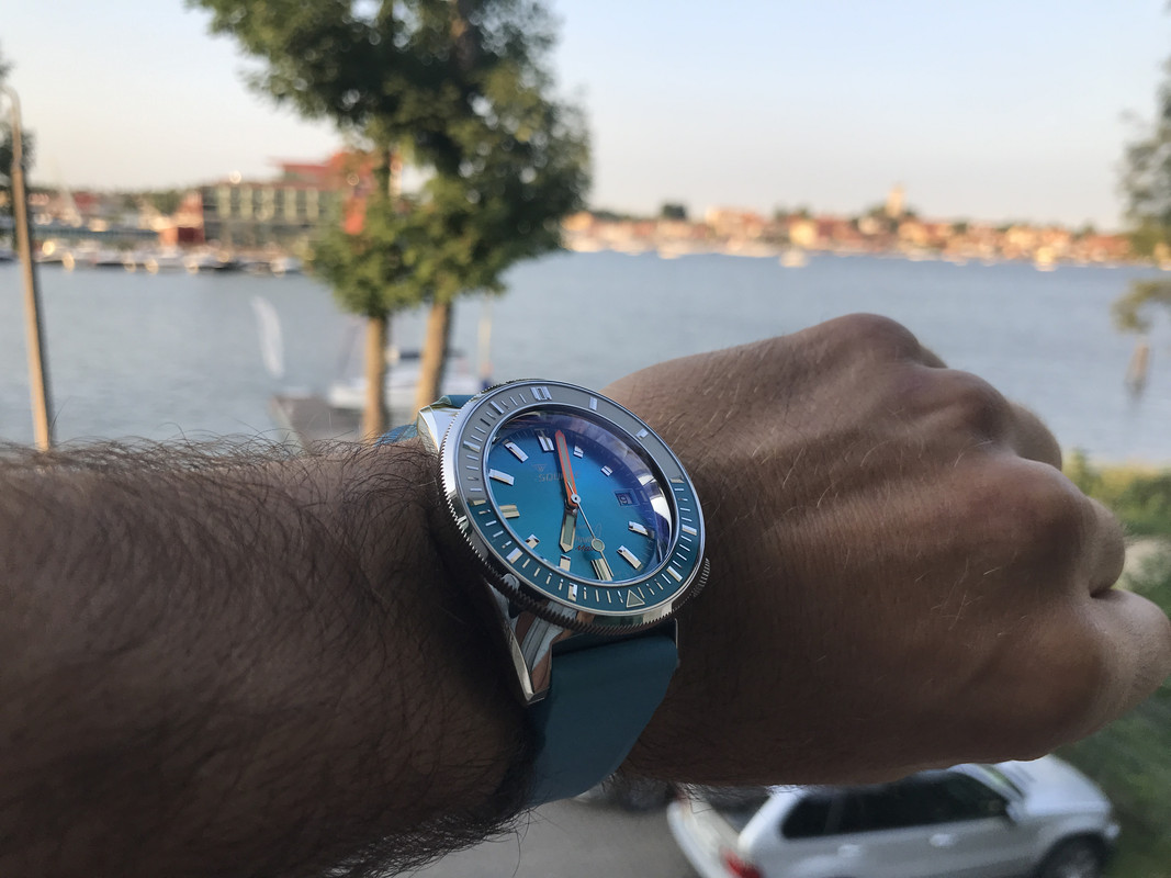 43193120-DC5C-4A64-A750-DC1137ED3428