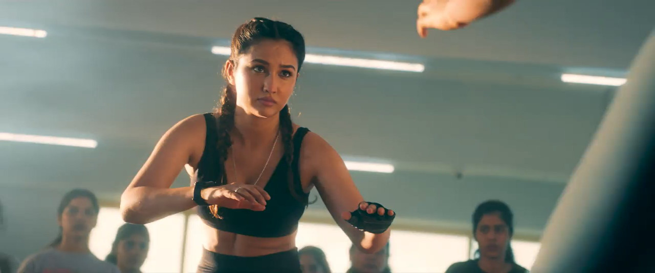 Laila 2025 WebRip [Tamil + Telugu + Malayalam + Kannada] 480p, 720p ESub Screenshot