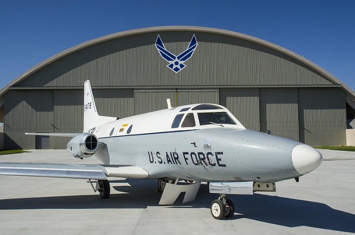 Ilustrasi - pesawat jet T-39A Sabreliner di unit 89th AW.