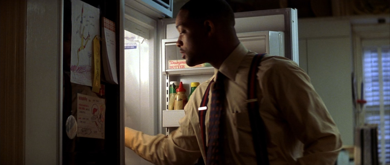 Enemy of the State (1998).mkv_snapshot_00.29.54_[2018.01.27_00.1