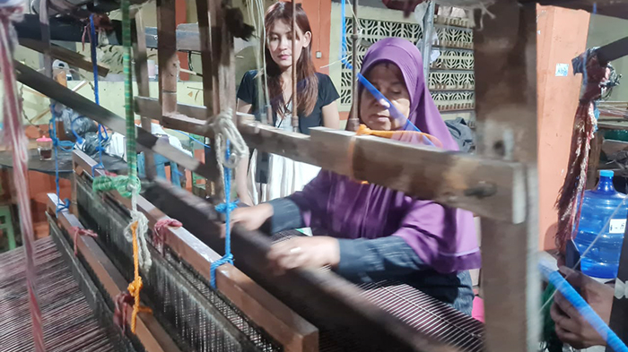 Proses produksi Lurik Ganjar.