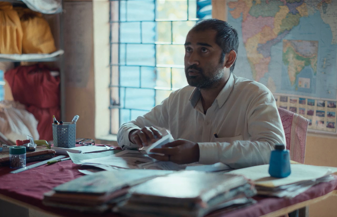 Humans in the Loop 2025 WebRip [Hindi] 480p 720p ESub Screenshot