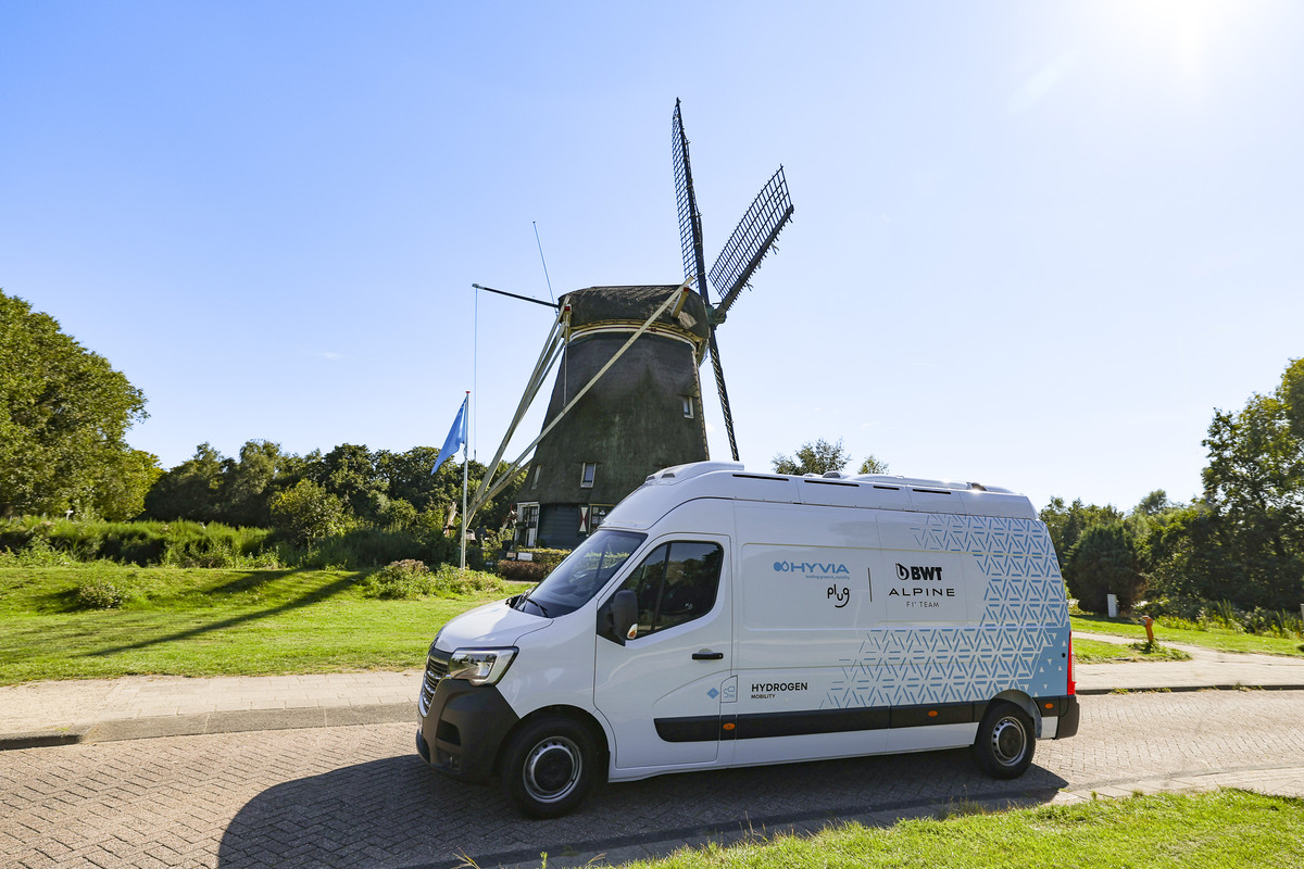 HYVIA_-_Renault_Master_VAN_H2-TECH_Roadtrip_France_Pays-Bas_7