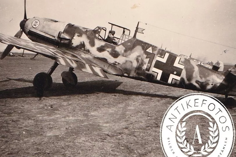 Foto,Me 109,JG,Kennung,Wappen,seltene Tarnung,Jäger,Messerschmitt,Flugzeug,Pilot