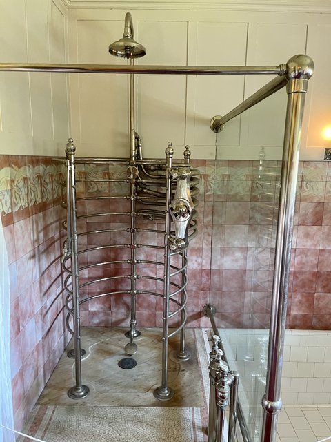 [Linked Image from i.postimg.cc]