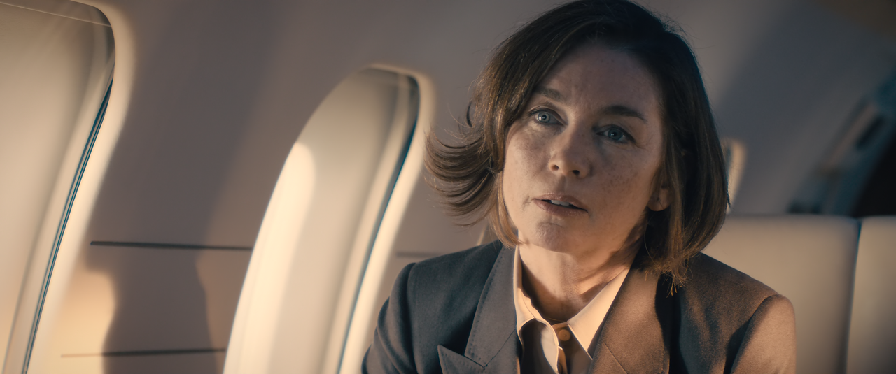 Paradise.(2025).S01E02.Sinatra.2160p.10bit.HULU.WEB-DL.DDP5.1.HEVC-Vyndros.mkv_snapshot_04.14_[2025.