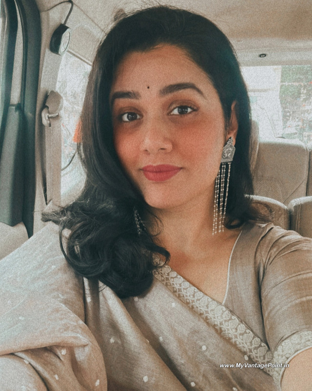 8-Girija-Oak-Hot-Selfies-HD-Mobile-Wallpapers-Pics-My-Vantage-Point