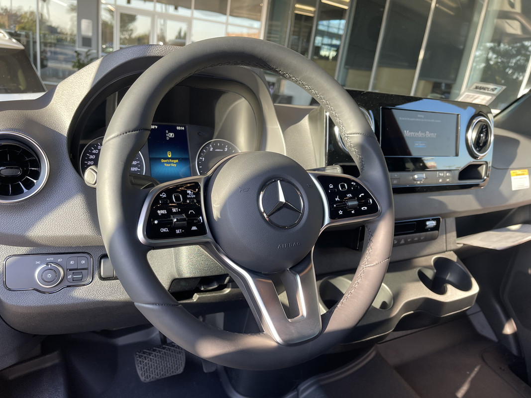 6B01CFA7-146C-4A29-A0F1-CB0B7EA71A75