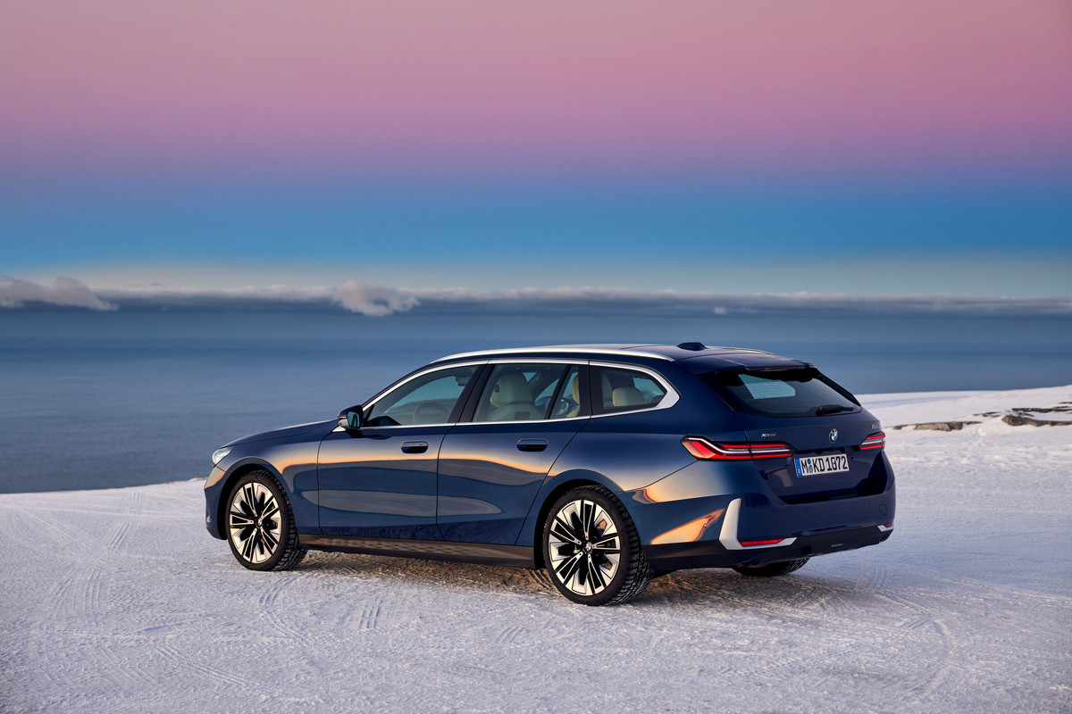 P90537374_highRes_the-new-bmw-520d-xdr(1)