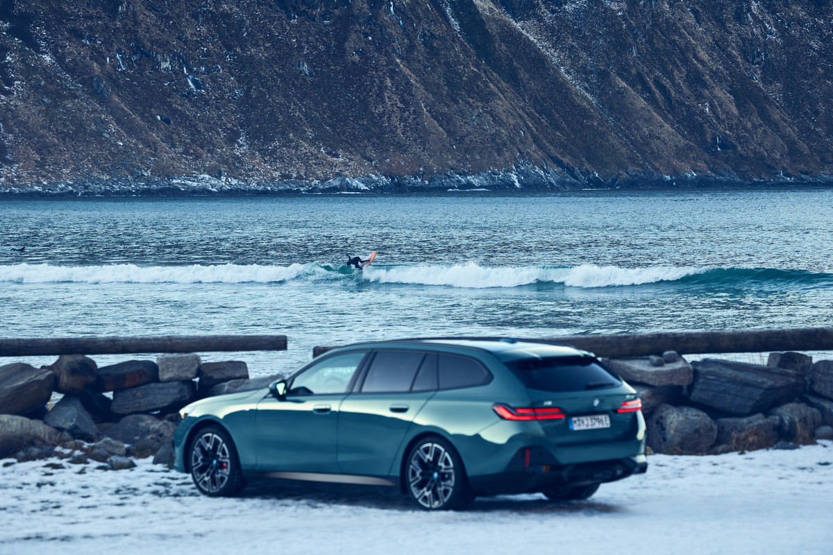 P90537342_highRes_the-new-bmw-i5-edriv