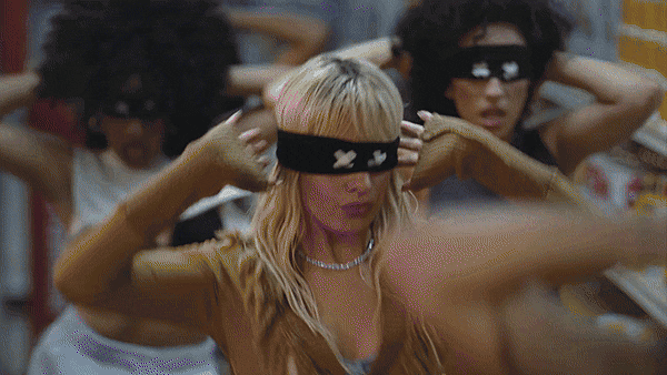 ilimv1camila16.gif